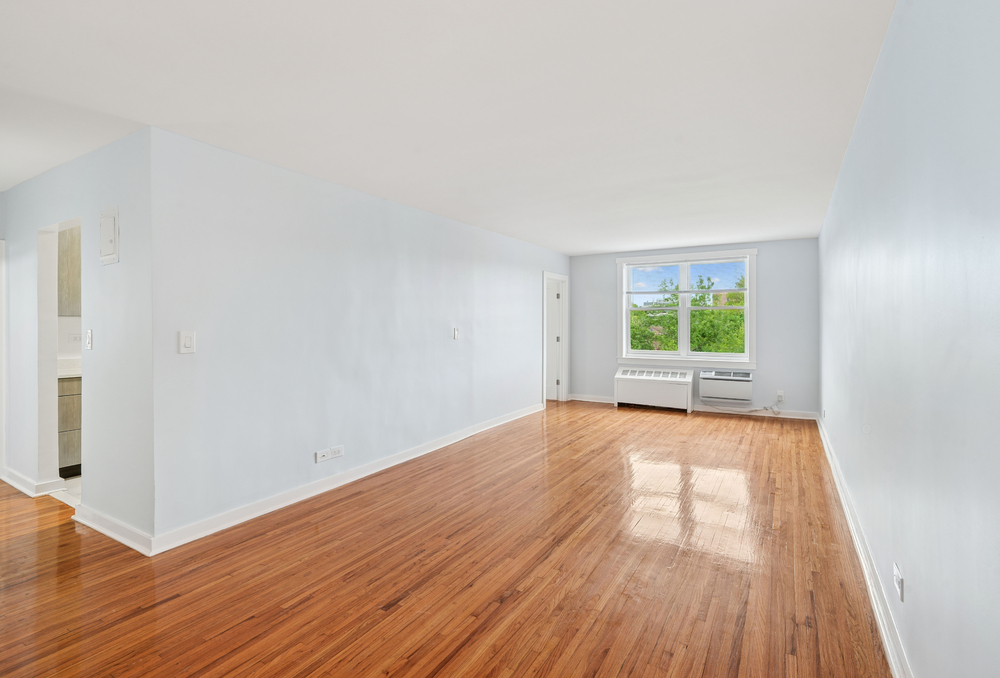 2160 Matthews Ave, Pelham Parkway