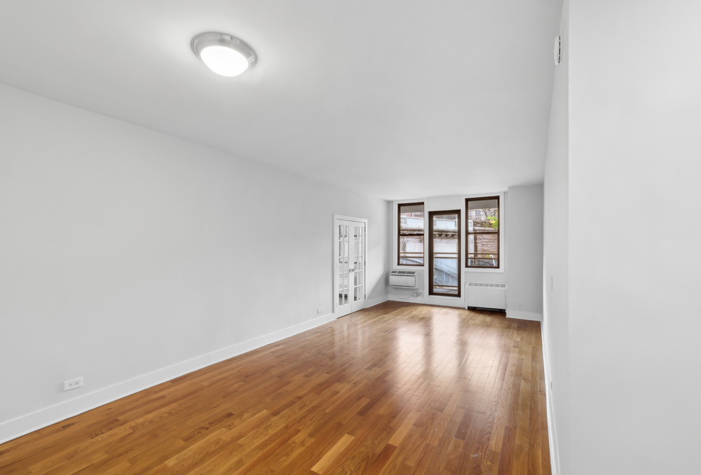 1700 Grand Concourse, Grand Concourse