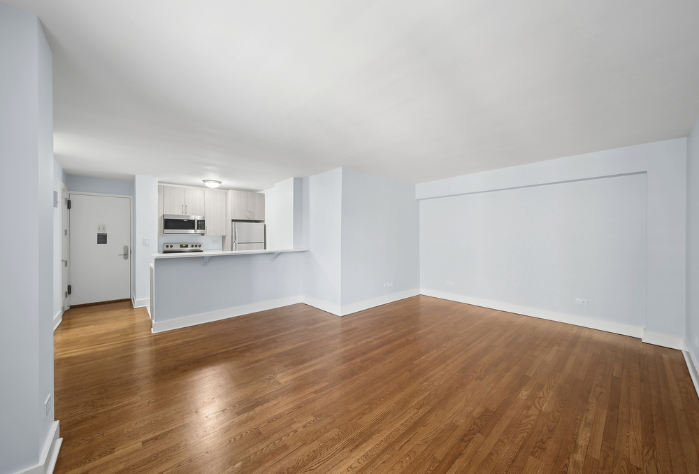 1540 Pelham Parkway South, Pelham Parkway