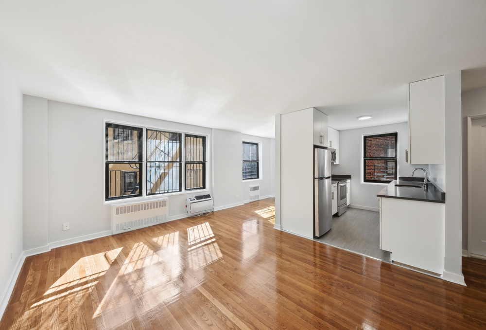 2400 Webb Ave, University Heights